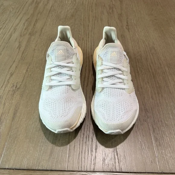 Adidas Women’s Ultraboost Size 7.5 - Picture 2 of 9